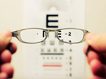 How To Become An Optometrist Assistant