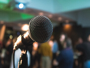 How To Become A Public Speaker
